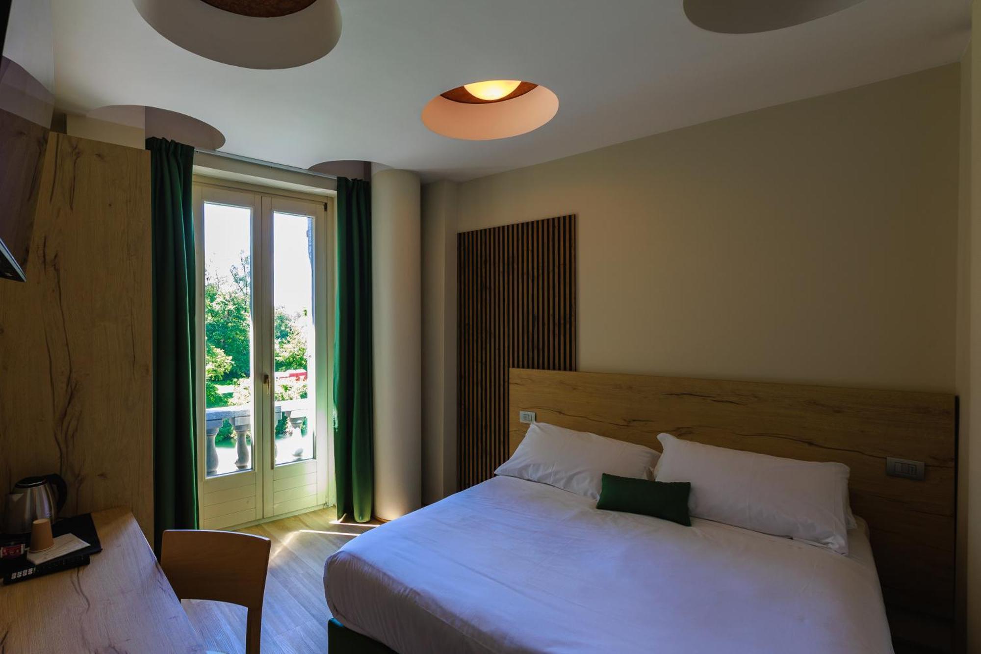 Botanique Hotel Vergani Fara Gera d'Adda Bagian luar foto