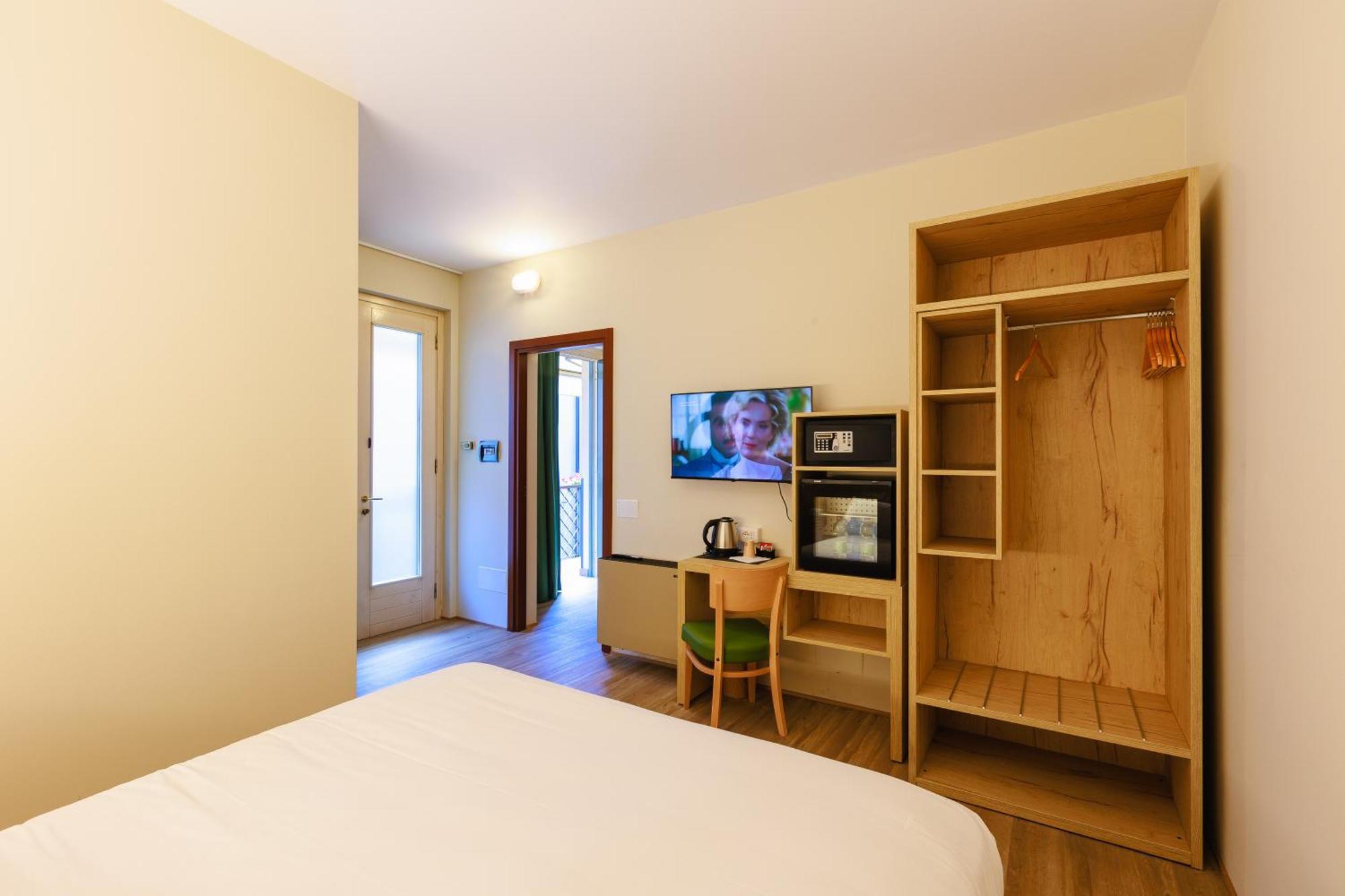 Botanique Hotel Vergani Fara Gera d'Adda Bagian luar foto