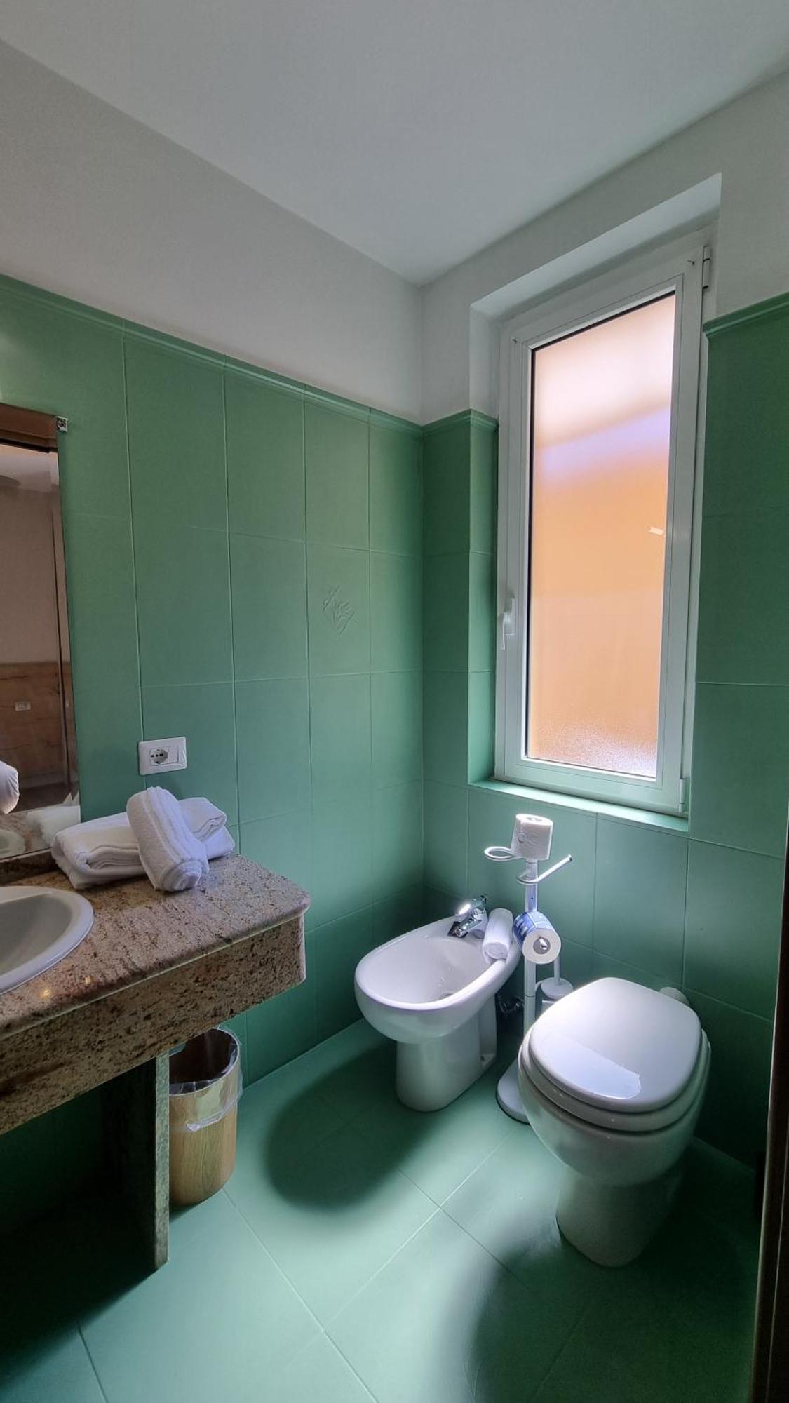 Botanique Hotel Vergani Fara Gera d'Adda Bagian luar foto
